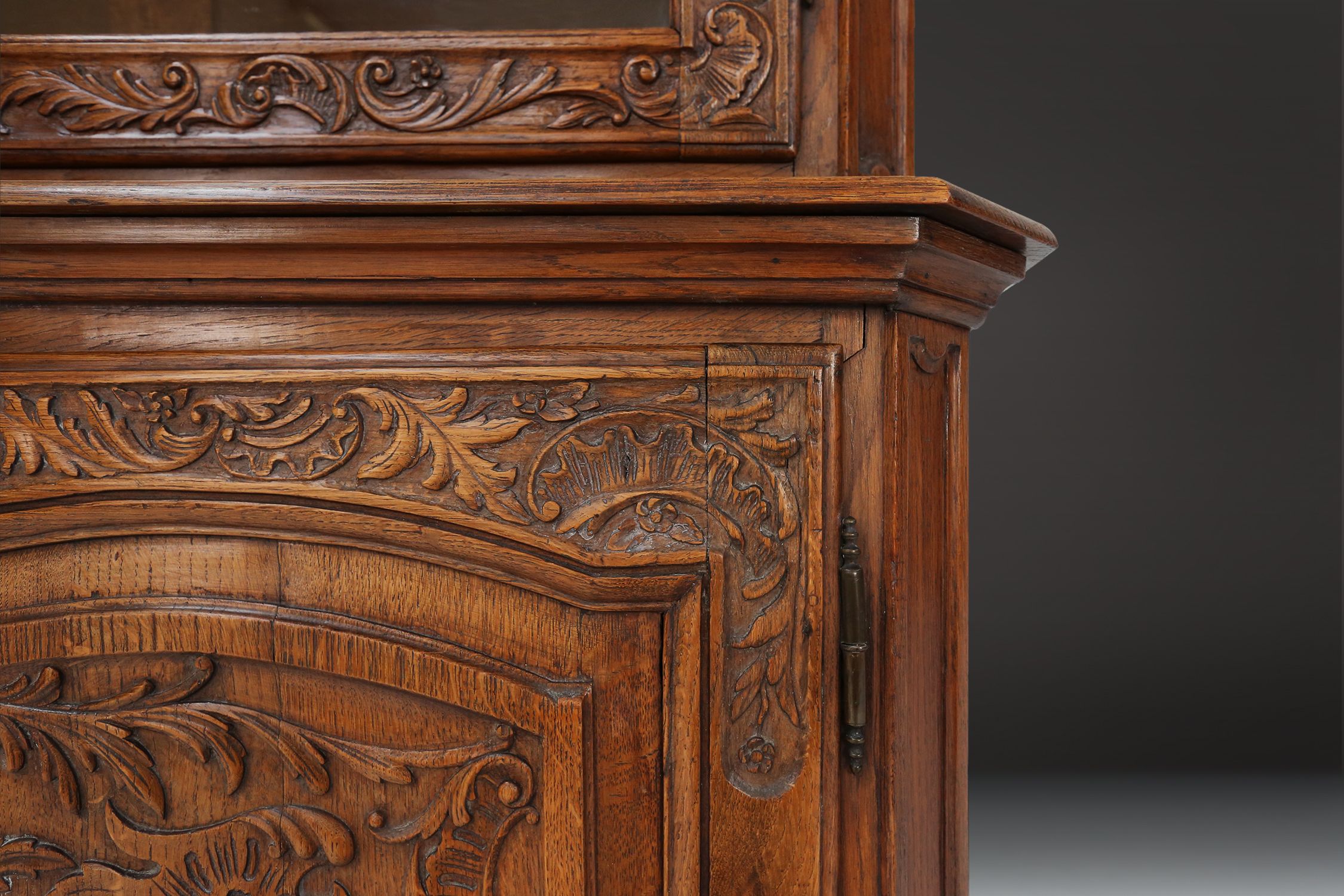 Antique Liège Display Cabinet in Carved Wood, Belgium, 18th Centurythumbnail